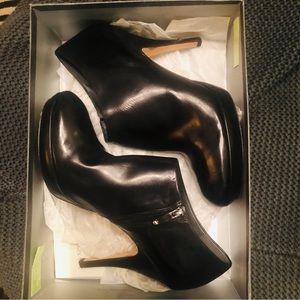 VIA SPIGA SHERRI BLACK BOOTIE ROUNDED TOE 4.5” HEEL SZ 10